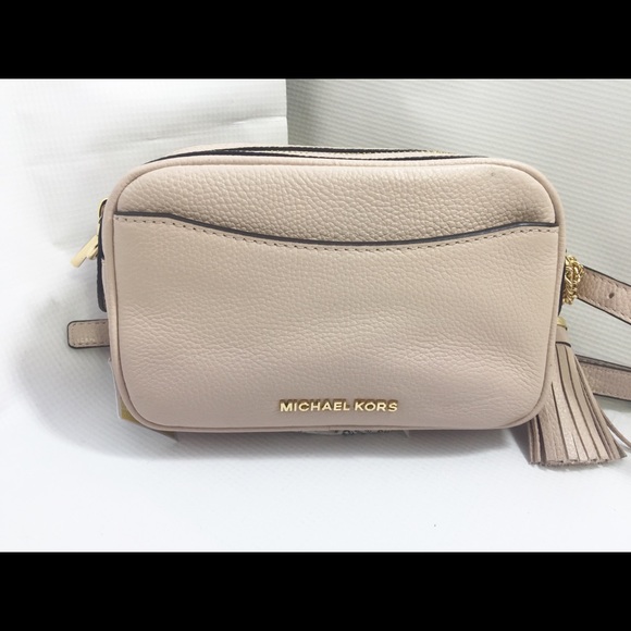 Michael Kors Handbags - Michael Kors SM CMRA BLTBag XBODY. Slight Defect.